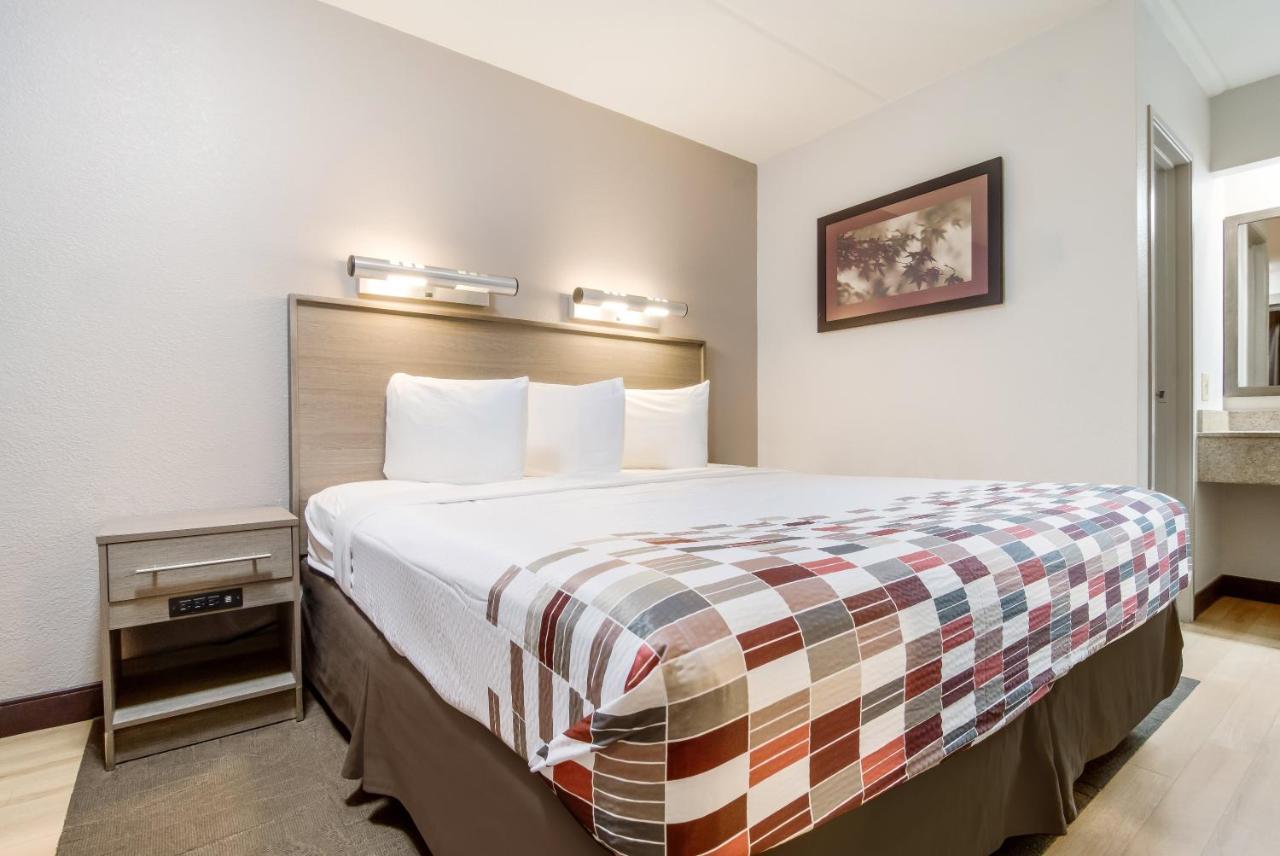 Red Roof Inn Durham - Duke Univ Medical Center Экстерьер фото